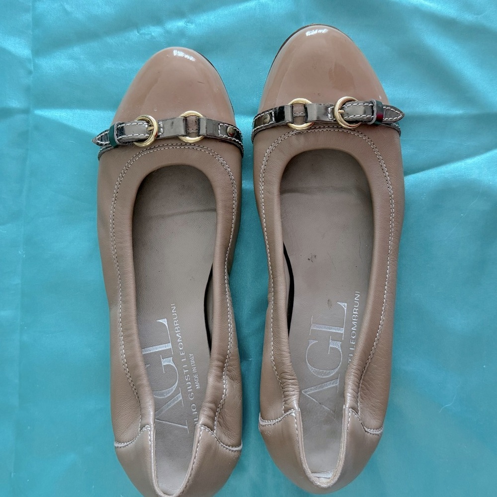 AGL tan on tan flats.